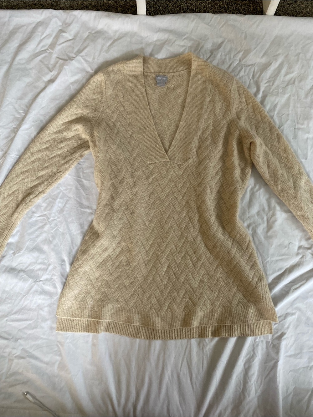 Chico's Cream Chevron V-Neck Sweater